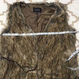 TCEC Jackets & Coats - Faux Fur Vest Brown TCEC Jackets & Coats - Faux Fur Vest Brown
